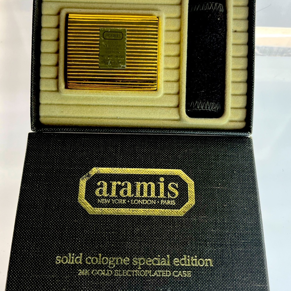 FULL 1982 Estee Lauder "ARAMIS" 24K GOLD Solid Perfume Compact IN ORIGINAL BOX